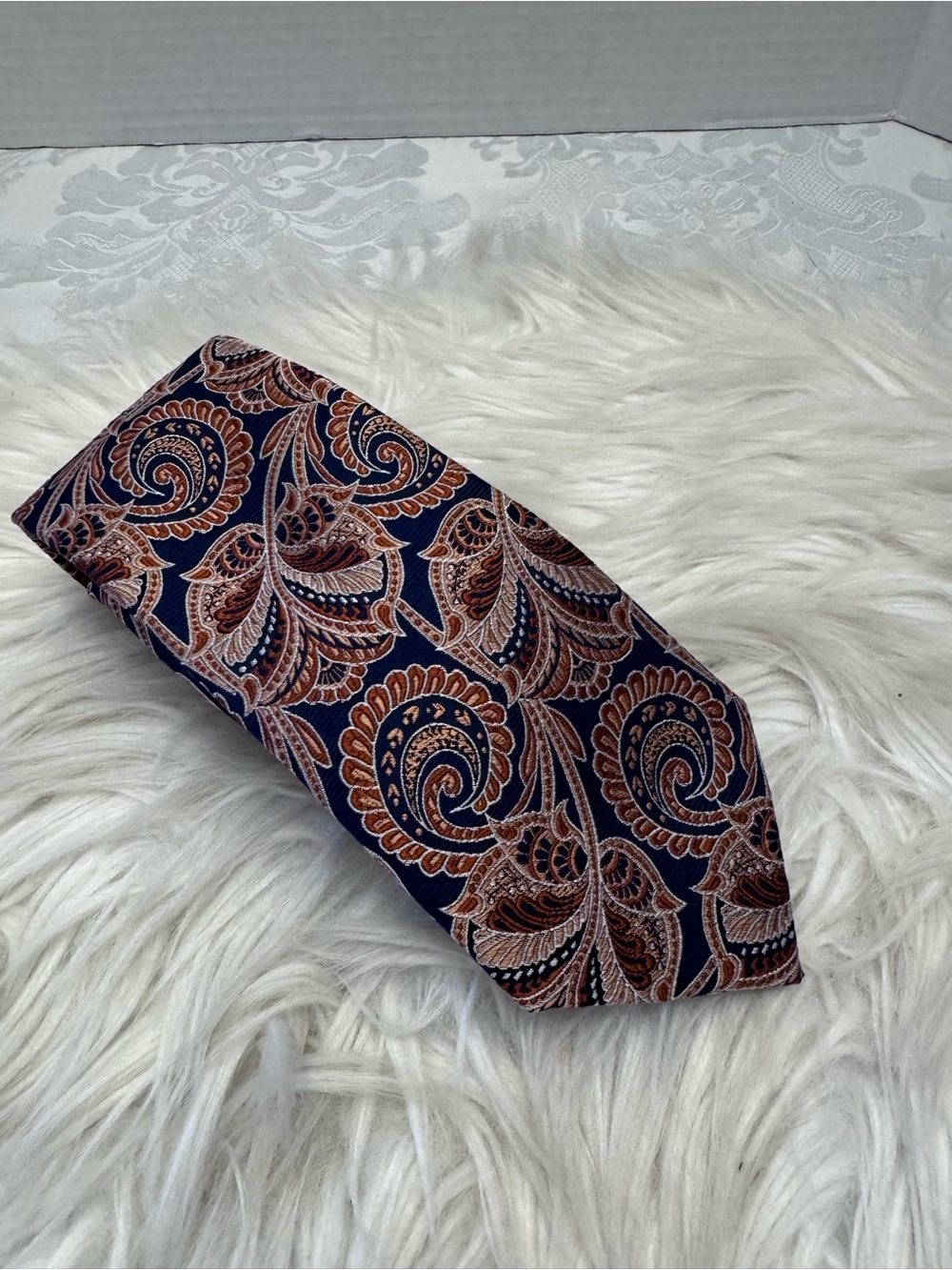Jos.A.Bank Reserve Blue Paisley Silk Tie Old Money Preppy Dapper Art Preppy